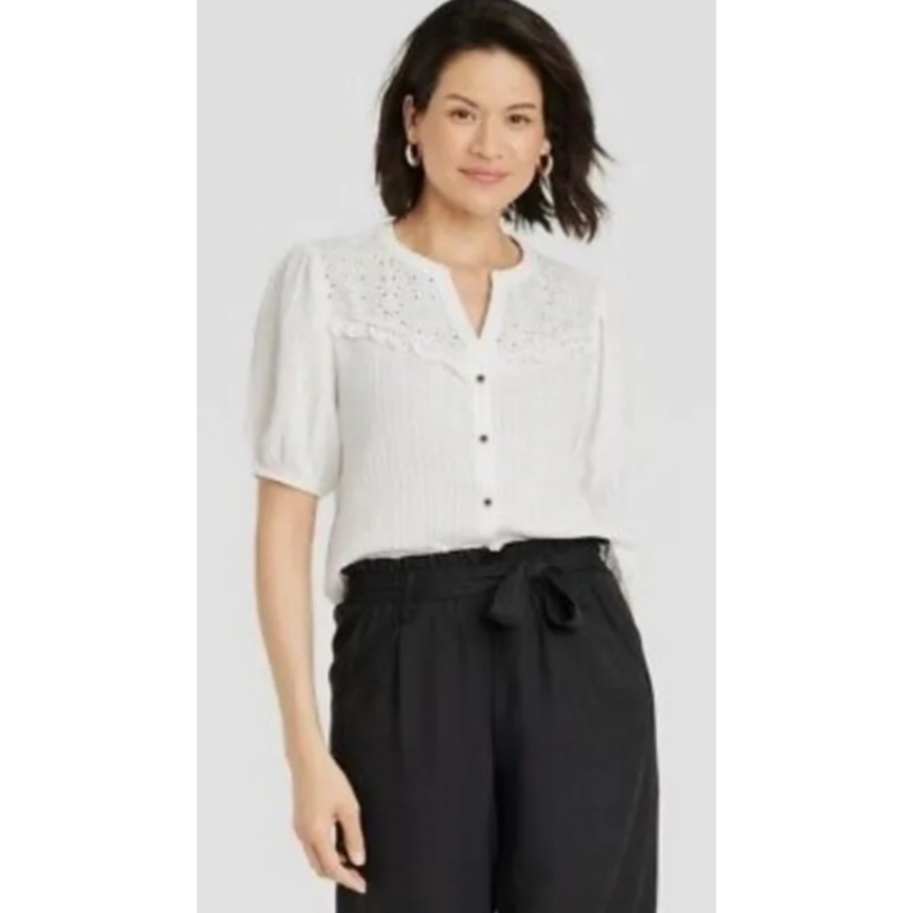 NEW Knox Rose Eyelet Textured Button Down Short Sleeve Blouse